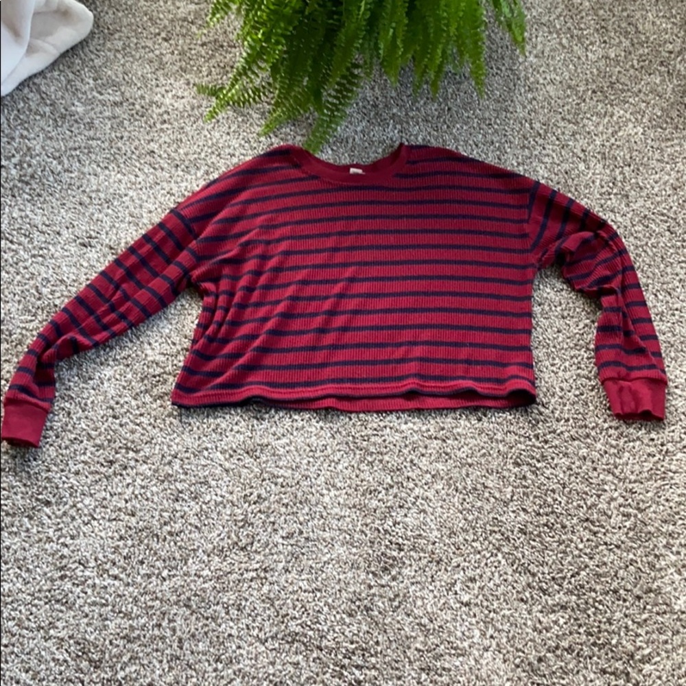 Cropped long sleeve shirt
